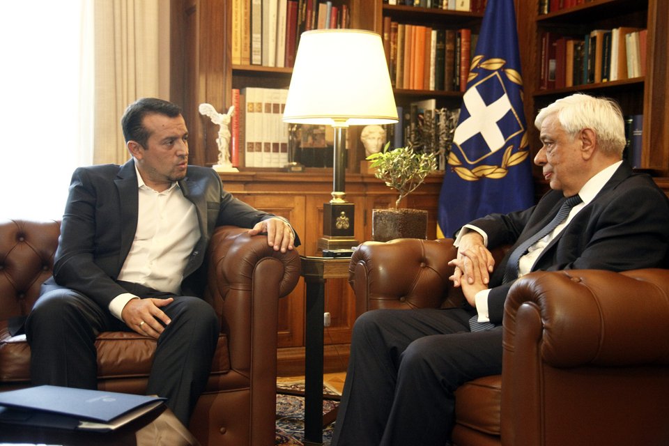 Παυλόπουλος προς Παππά: Αποστολή μου να θυμίζω την αντικειμενική και με ίσους όρους ενημέρωση | iefimerida.gr 0