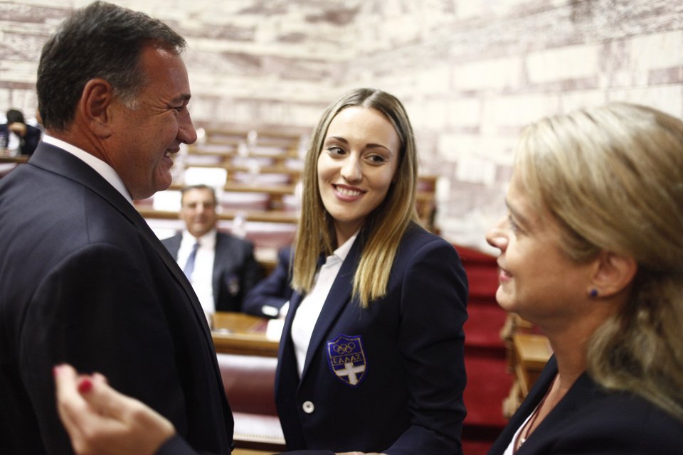 Η Ολυμπιακή ομάδα στη Βουλή: Δεν θέλουμε Πολιτεία μόνο για τις... φωτογραφίες [εικόνες & βίντεο] | iefimerida.gr 3