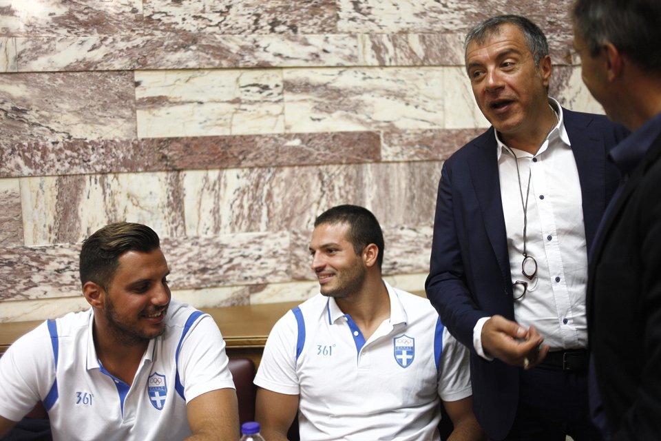 Η Ολυμπιακή ομάδα στη Βουλή: Δεν θέλουμε Πολιτεία μόνο για τις... φωτογραφίες [εικόνες & βίντεο] | iefimerida.gr 4