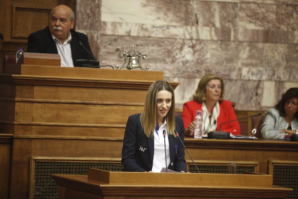 Η Ολυμπιακή ομάδα στη Βουλή: Δεν θέλουμε Πολιτεία μόνο για τις... φωτογραφίες [εικόνες & βίντεο] | iefimerida.gr 6