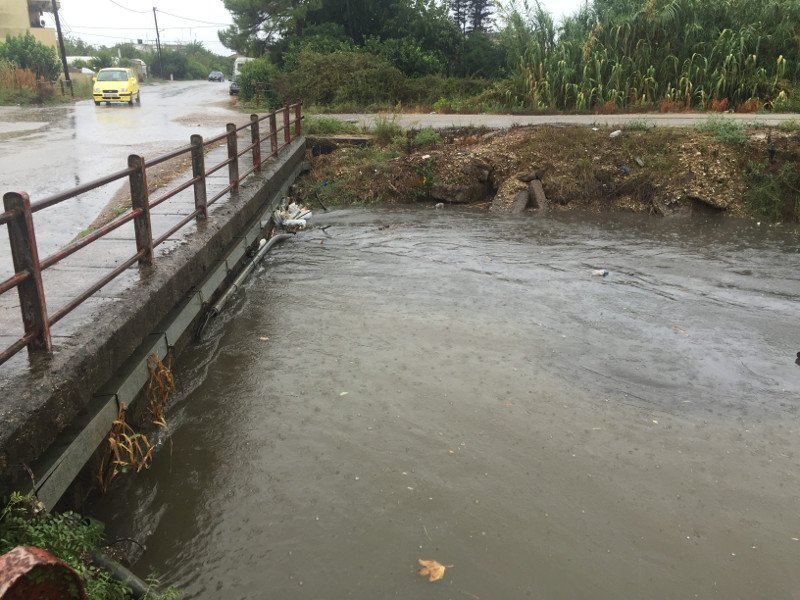 Εικόνες απόλυτης καταστροφής και στην Ηλεία -Σκάφη βγήκαν στη στεριά [εικόνες]  | iefimerida.gr 3