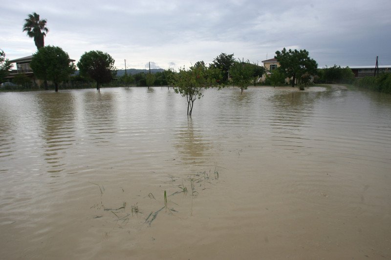Εικόνες απόλυτης καταστροφής και στην Ηλεία -Σκάφη βγήκαν στη στεριά [εικόνες]  | iefimerida.gr 4