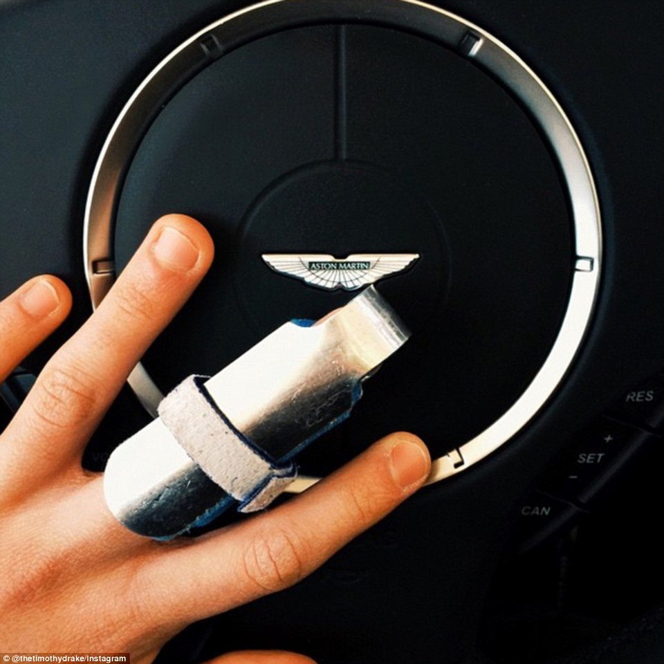 Ετσι περνούν το χειμώνα τα πλουσιόπαιδα του Instagram: Ταξίδια σε εξωτικά μέρη και ζωή playboy [εικόνες] | iefimerida.gr 23