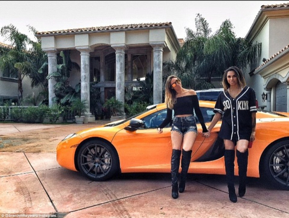 Ετσι περνούν το χειμώνα τα πλουσιόπαιδα του Instagram: Ταξίδια σε εξωτικά μέρη και ζωή playboy [εικόνες] | iefimerida.gr 14