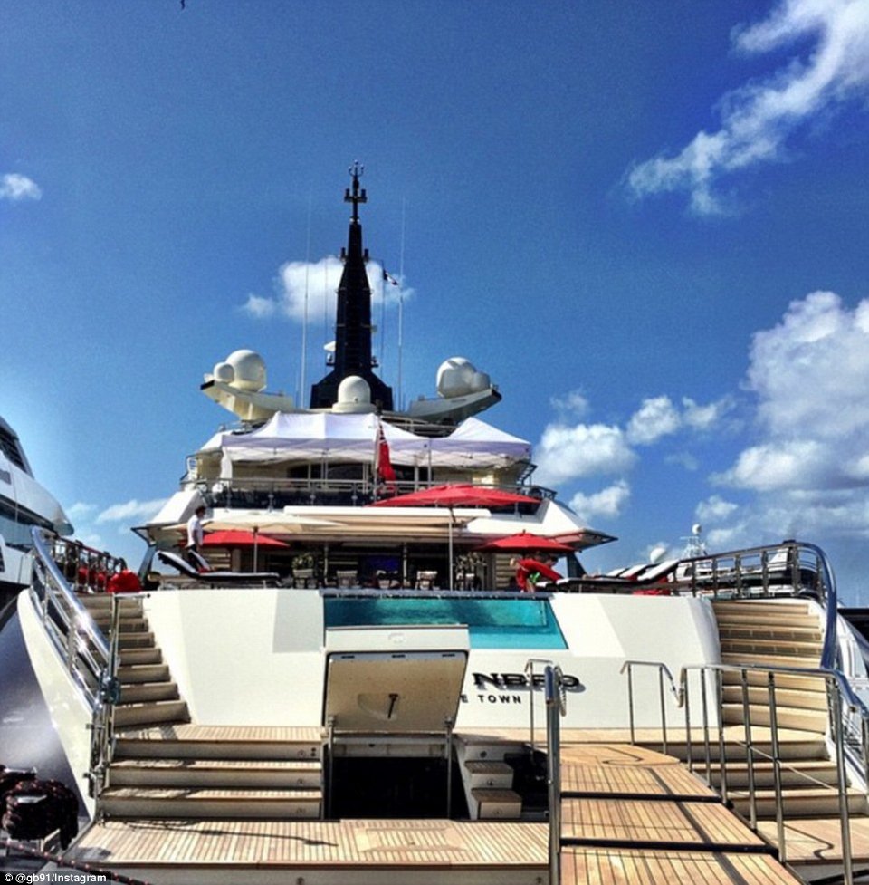 Ετσι περνούν το χειμώνα τα πλουσιόπαιδα του Instagram: Ταξίδια σε εξωτικά μέρη και ζωή playboy [εικόνες] | iefimerida.gr 9