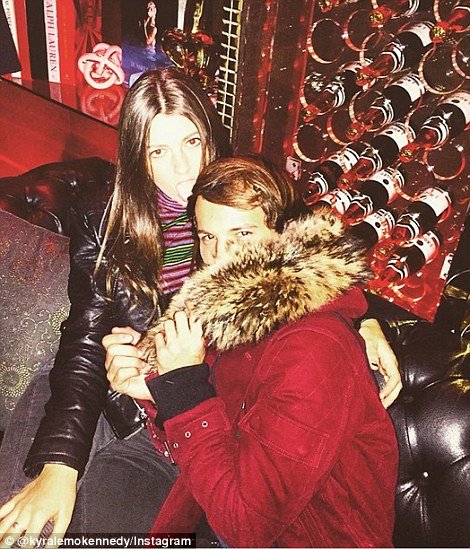 Ετσι περνούν το χειμώνα τα πλουσιόπαιδα του Instagram: Ταξίδια σε εξωτικά μέρη και ζωή playboy [εικόνες] | iefimerida.gr 20