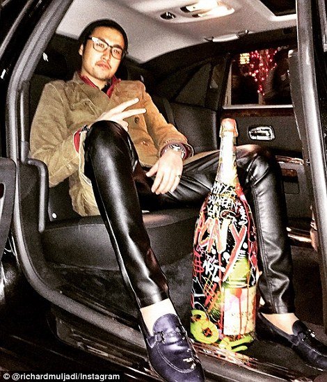 Ετσι περνούν το χειμώνα τα πλουσιόπαιδα του Instagram: Ταξίδια σε εξωτικά μέρη και ζωή playboy [εικόνες] | iefimerida.gr 19