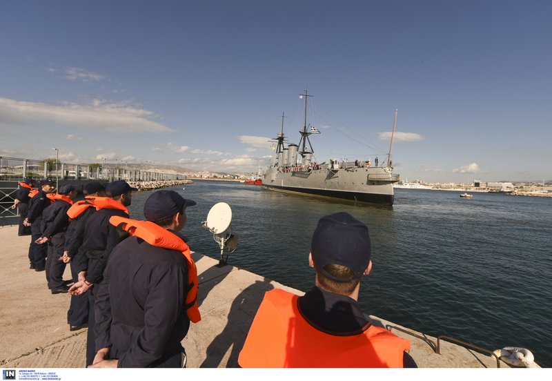 Επέστρεψε το θωρηκτό «Γ. Αβέρωφ» στη Μαρίνα Φλοίσβου [εντυπωσιακές εικόνες] | iefimerida.gr 1