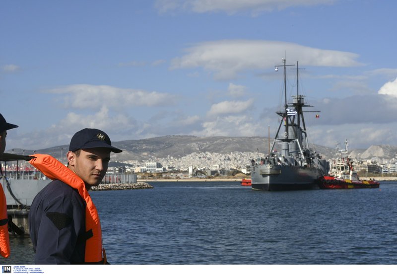 Επέστρεψε το θωρηκτό «Γ. Αβέρωφ» στη Μαρίνα Φλοίσβου [εντυπωσιακές εικόνες] | iefimerida.gr 7