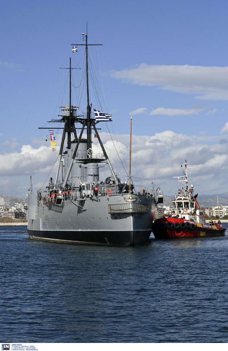 Επέστρεψε το θωρηκτό «Γ. Αβέρωφ» στη Μαρίνα Φλοίσβου [εντυπωσιακές εικόνες] | iefimerida.gr 8