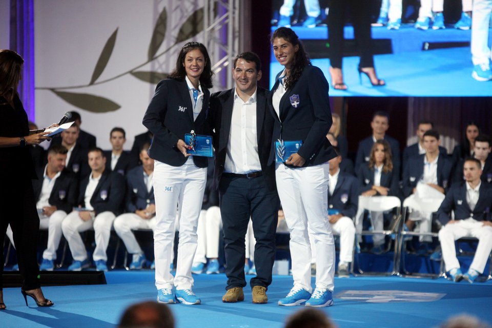 Η ΕΟΕ τίμησε την Ολυμπιακή αποστολή του Ρίο – Γιατί έκλαψε ο τέως βασιλιάς Κωνσταντίνος [εικόνες &amp; βίντεο] | iefimerida.gr 1