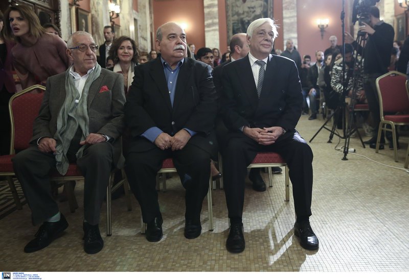 «Επιπλέει στα κοστούμια του ο Βούτσης» -Η νέα, αδυνατισμένη εμφάνιση του Προέδρου της Βουλής [εικόνες] | iefimerida.gr 7