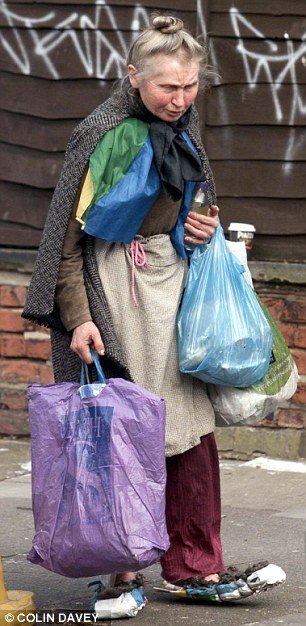 Η συγκλονιστική ιστορία της κορυφαίας πιανίστριας που κατέληξε άστεγη για έναν έρωτα και τη σκότωσε διερχόμενο φορτηγό [εικόνες] | iefimerida.gr 5