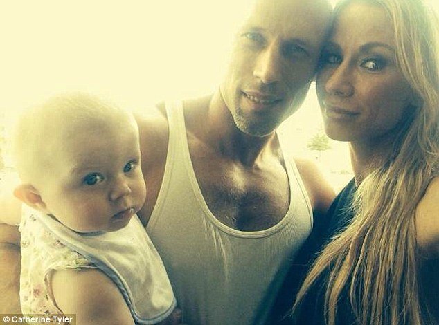 Η 30άρα που δίχασε: Εκανε βάρη, έγκυος στον 9ο μήνα -Η κοιλιά της εξαφανίστηκε μετά τη γέννα [εικόνες] | iefimerida.gr 7