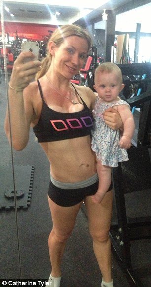 Η 30άρα που δίχασε: Εκανε βάρη, έγκυος στον 9ο μήνα -Η κοιλιά της εξαφανίστηκε μετά τη γέννα [εικόνες] | iefimerida.gr 5