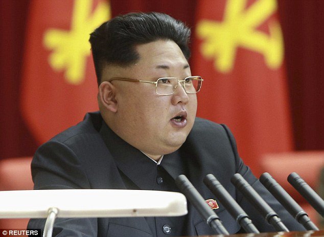 Ο Κιμ Γιονγκ Ουν κουρεύτηκε και ξύρισε τα φρύδια του -Το ίντερνετ τον... γλεντάει χωρίς έλεος [εικόνες] | iefimerida.gr 2