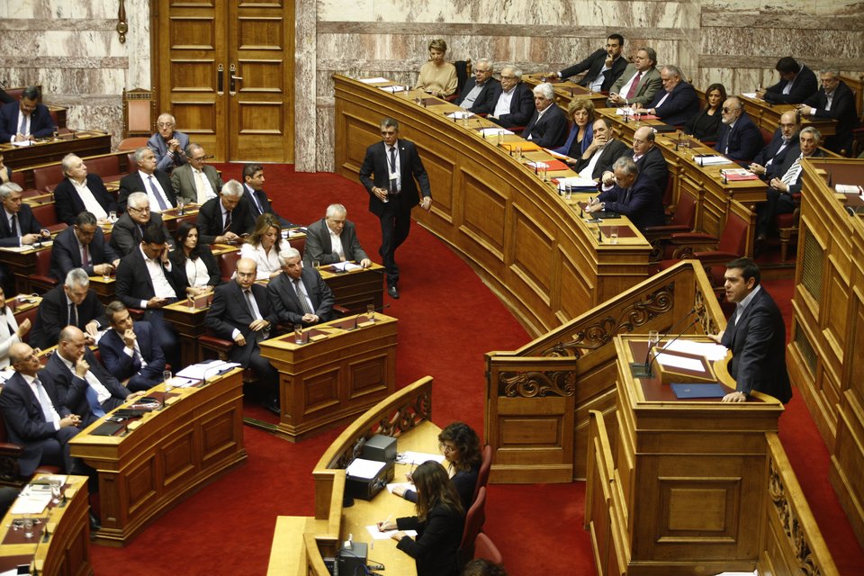 Ο Τσίπρας ζήτησε συζήτηση στη Βουλή για τη διαπλοκή, με αφορμή τις άδειες | iefimerida.gr 5