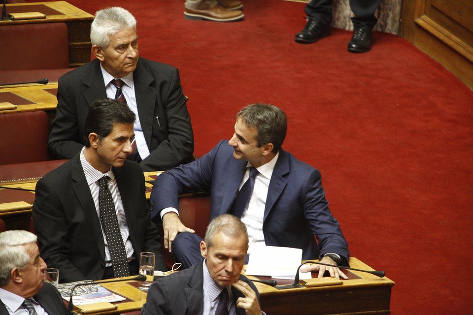 Ο Τσίπρας ζήτησε συζήτηση στη Βουλή για τη διαπλοκή, με αφορμή τις άδειες | iefimerida.gr 1