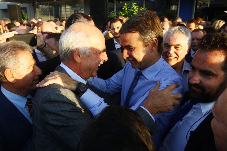 Εγκαίνια σε πανηγυρικό τόνο για το νέο αρχηγείο της ΝΔ στο Μοσχάτο [εικόνες] | iefimerida.gr 2