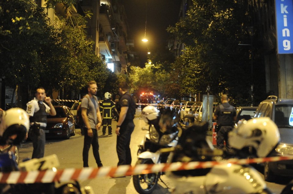 Βόμβα-μυστήριο στα Εξάρχεια-Το βιβλιοπωλείο ή η εισαγγελέας Τσατάνη ο στόχος; | iefimerida.gr 2