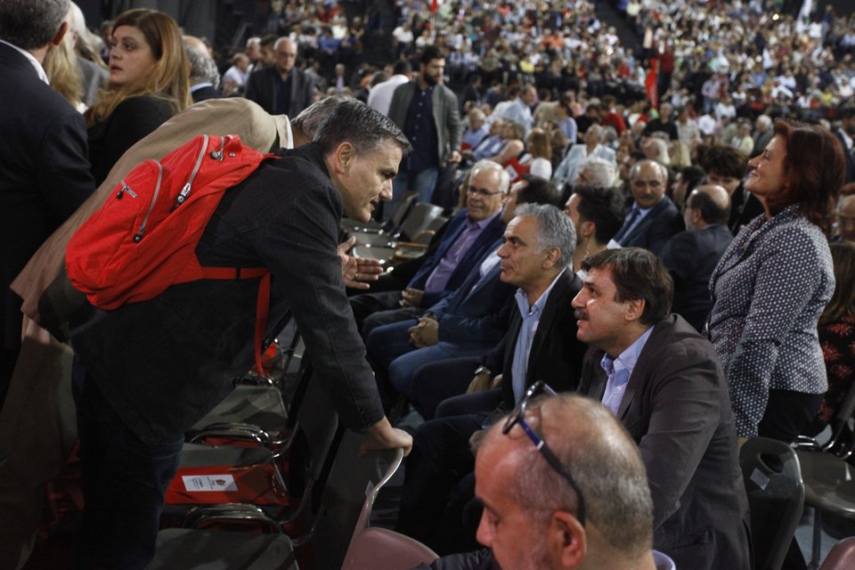Ολο το παρασκήνιο από το Συνέδριο του ΣΥΡΙΖΑ – Το... μπατσάκι του Τσίπρα στο μάγουλο του Καμμένου [εικόνες] | iefimerida.gr 16