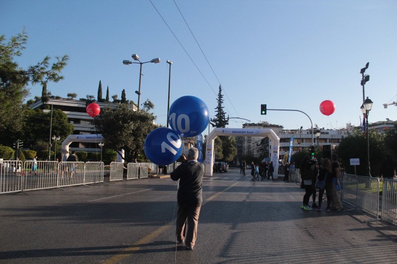 Χιλιάδες άνθρωποι στον «30ό Γύρο της Αθήνας» -Συγκεντρώθηκαν τρόφιμα για καλό σκοπό [εικόνες] | iefimerida.gr 6