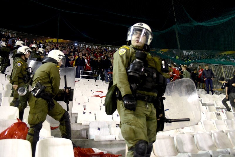 Οργή της Σταντάρ Λιέγης για τη χρήση βίας από την ελληνική αστυνομία [εικόνες]  | iefimerida.gr 2