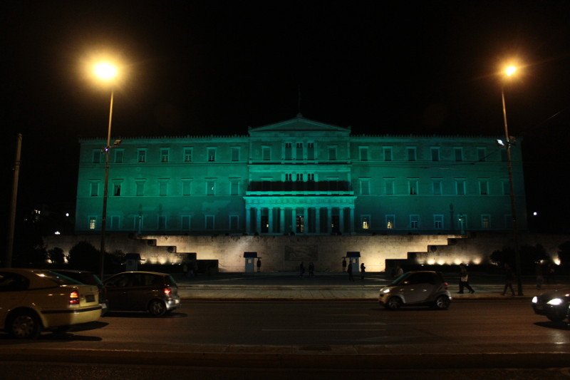 Στα...πράσινα η Βουλή λόγω διεθνούς Συμφωνίας των Παρισίων για την Κλιματική Αλλαγή [εικόνες] | iefimerida.gr 0