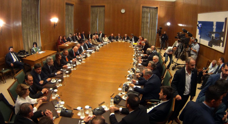 Το νέο υπουργικό συμβούλιο -Τα χαμόγελα της Αχτσιόγλου και το ντύσιμο του Ζουράρι [εικόνες] | iefimerida.gr 3