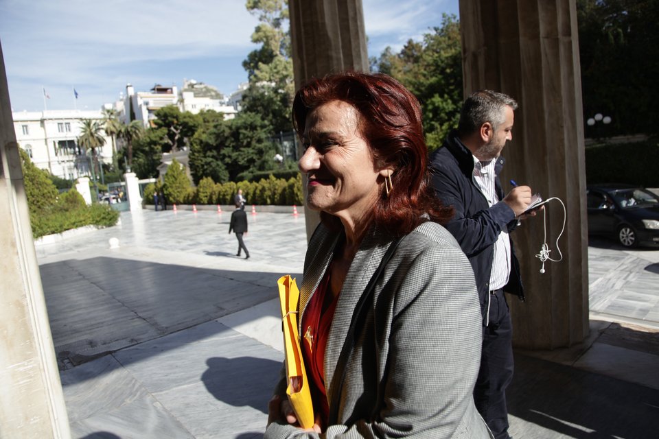 Το νέο υπουργικό συμβούλιο -Τα χαμόγελα της Αχτσιόγλου και το ντύσιμο του Ζουράρι [εικόνες] | iefimerida.gr 11