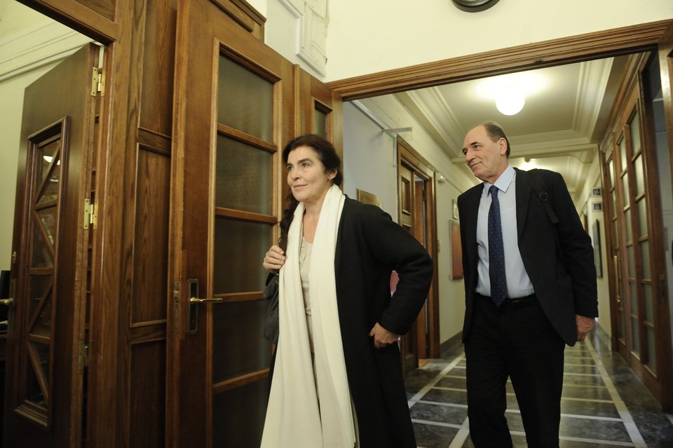 Το νέο υπουργικό συμβούλιο -Τα χαμόγελα της Αχτσιόγλου και το ντύσιμο του Ζουράρι [εικόνες] | iefimerida.gr 17