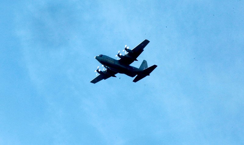 Επίδειξη πολεμικών αεροσκαφών στον Φλοίσβο - Πολίτες έκαναν... ηλιοθεραπεία [εικόνες] | iefimerida.gr 7