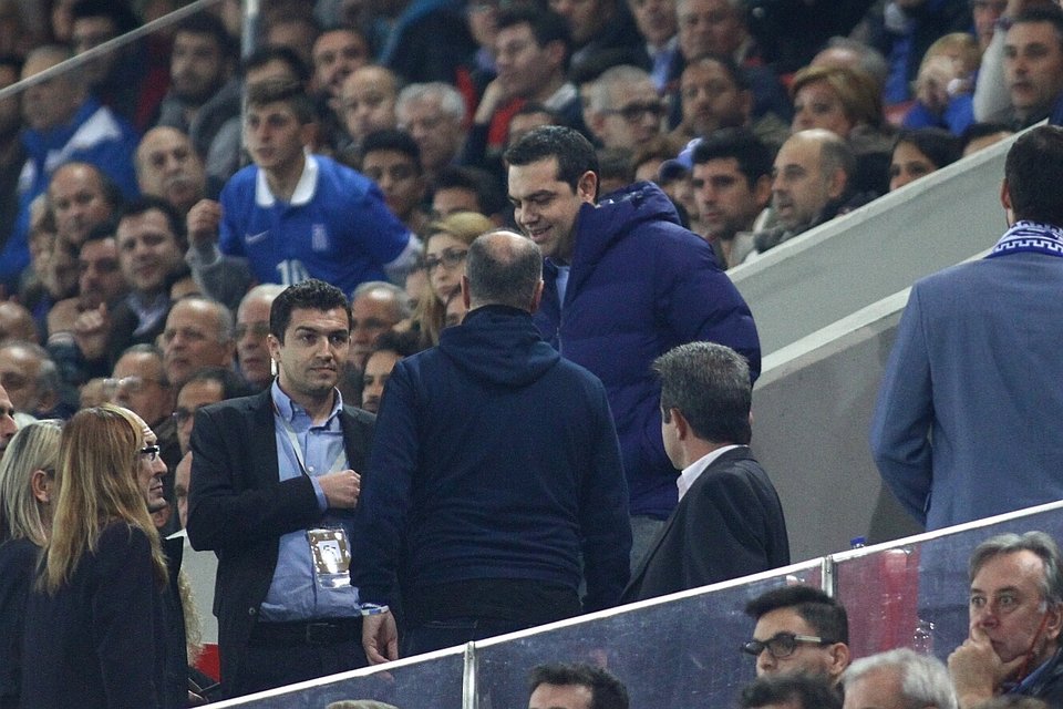 Στο γήπεδο Καραϊσκάκη ο Αλέξης Τσίπρας, για την εθνική Ελλάδος [εικόνες & βίντεο] | iefimerida.gr 0