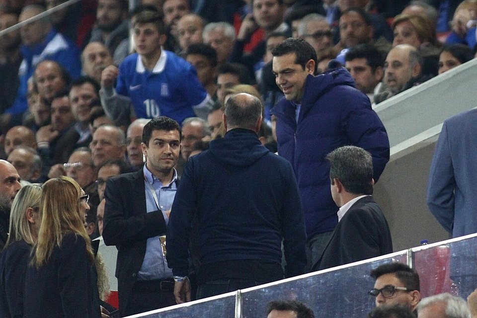 Στο γήπεδο Καραϊσκάκη ο Αλέξης Τσίπρας, για την εθνική Ελλάδος [εικόνες & βίντεο] | iefimerida.gr 1