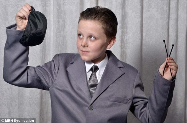 11χρονος ντύθηκε «50 αποχρώσεις του Γκρι» -Τον έδιωξαν από το πάρτι [εικόνες] | iefimerida.gr 1