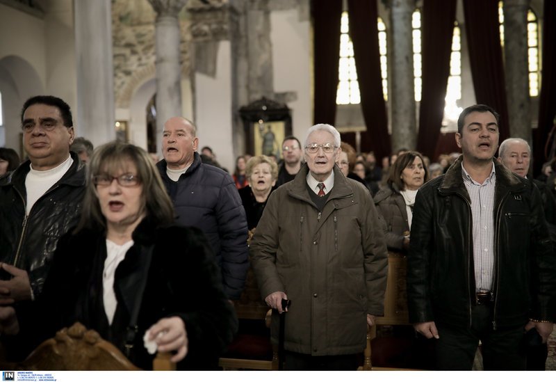 Λεβέντης, Ζουράρις, Τζιτζικώστας στην πρώτη σειρά της θείας Λειτουργίας του Ανθιμου για το Σκοπιανό [εικόνες] | iefimerida.gr 4