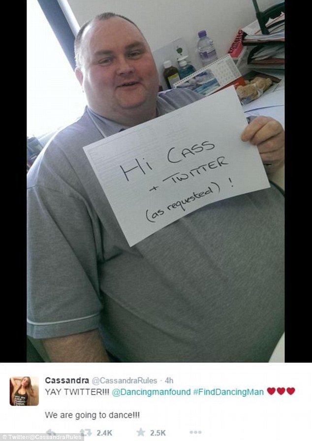 Η κίνηση που συγκίνησε: Διοργανώνουν πάρτι με 2.000 γυναίκες σε άνδρα θύμα bullying [εικόνες] | iefimerida.gr 2