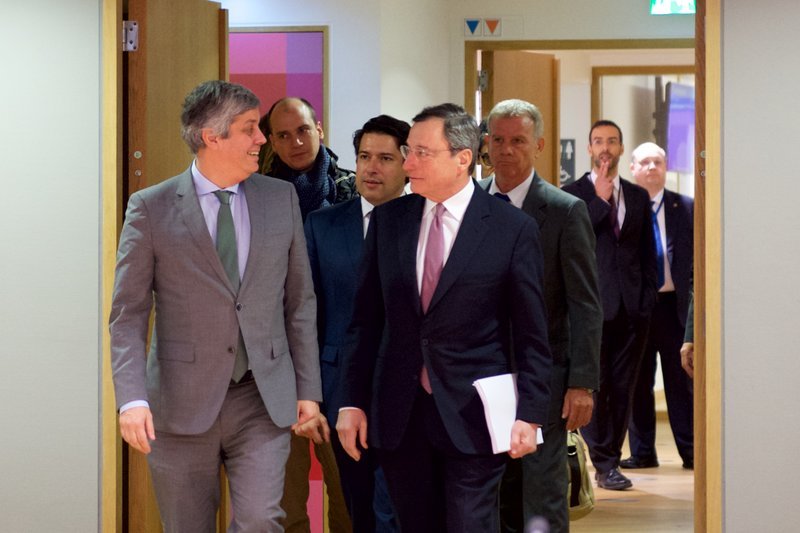 Το Eurogroup συνδέει την εκταμίευση της υποδόσης με τους ηλεκτρονικούς πλειστηριασμούς | iefimerida.gr 11