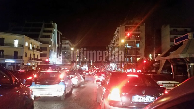 Κυκλοφοριακό «έμφραγμα» στους δρόμους της Αθήνας -Μεγάλη ταλαιπωρία των οδηγών [εικόνες] | iefimerida.gr 4