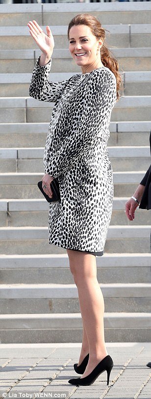 Το μίνι της εγκύου -Η Κέιτ Μίντλετον στον 8ο μήνα με το αγαπημένο της ρούχο [εικόνες] | iefimerida.gr 0