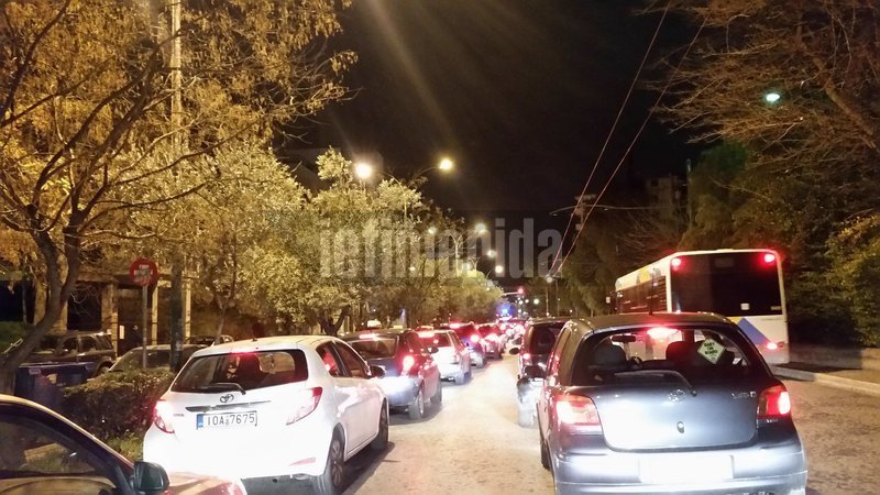 Κυκλοφοριακό «έμφραγμα» στους δρόμους της Αθήνας -Μεγάλη ταλαιπωρία των οδηγών [εικόνες] | iefimerida.gr 6