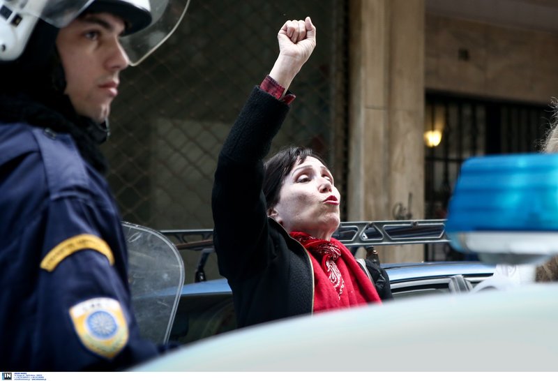 Ενταση των «Δεν πληρώνω» για πλειστηριασμούς -Για πρώτη φορά τους μάζεψε η αστυνομία [εικόνες & βίντεο] | iefimerida.gr 4