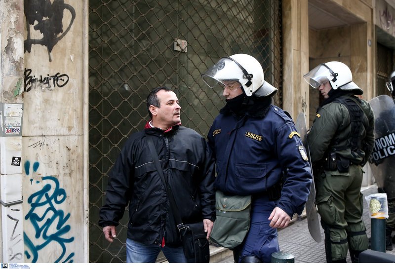 Ενταση των «Δεν πληρώνω» για πλειστηριασμούς -Για πρώτη φορά τους μάζεψε η αστυνομία [εικόνες & βίντεο] | iefimerida.gr 5