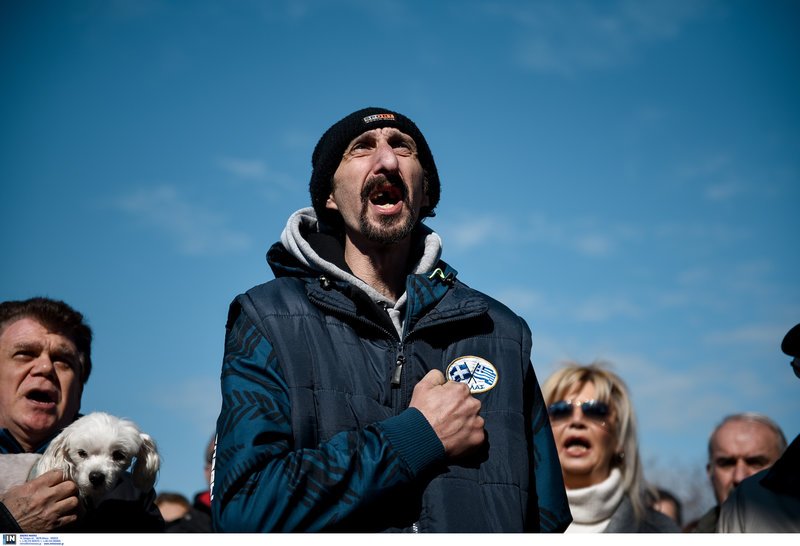 «Μπουτάρη, παραιτήσου» -Συγκέντρωση διαμαρτυρίας για τις δηλώσεις του για το Σκοπιανό [εικόνες & βίντεο] | iefimerida.gr 0