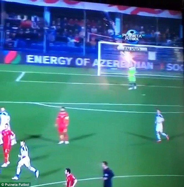 Επεισόδια στο Μαυροβούνιο – Ρωσία και φωτοβολίδα πάνω σε τερματοφύλακα! [εικόνες & βίντεο] | iefimerida.gr 1