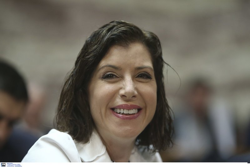 To παρασκήνιο της ΚΟ της ΝΔ: Η ποσέτ Κακλαμάνη και το wet look της Ασημακοπούλου [εικόνες] | iefimerida.gr 20