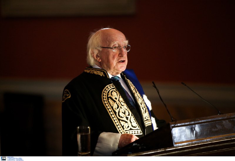 Στο Μουσείο της Ακρόπολης με τη σύζυγό του ο Ιρλανδός Πρόεδρος [εικόνες]  | iefimerida.gr 5