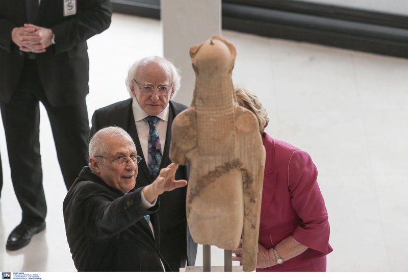 Στο Μουσείο της Ακρόπολης με τη σύζυγό του ο Ιρλανδός Πρόεδρος [εικόνες]  | iefimerida.gr 1