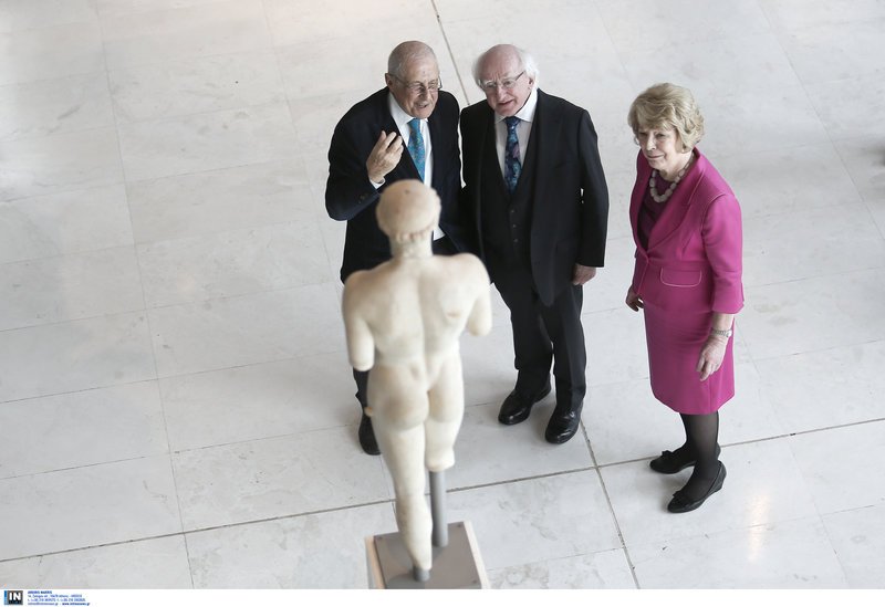 Στο Μουσείο της Ακρόπολης με τη σύζυγό του ο Ιρλανδός Πρόεδρος [εικόνες]  | iefimerida.gr 4