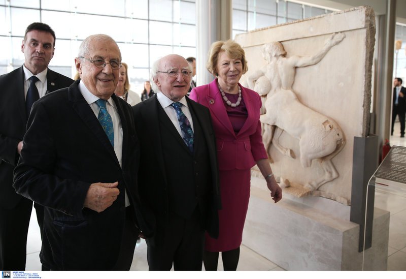 Στο Μουσείο της Ακρόπολης με τη σύζυγό του ο Ιρλανδός Πρόεδρος [εικόνες]  | iefimerida.gr 0